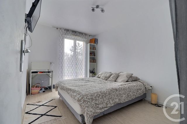 Afficher la photo en grand Appartement F3 à vendre - 3 pièces - 58.0 m2 - AULNAY SOUS BOIS - 93 - ILE-DE-FRANCE - Century 21 Dossimmo