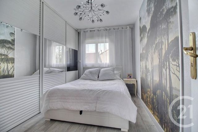 maison à vendre - 9 pièces - 247.83 m2 - AULNAY SOUS BOIS - 93 - ILE-DE-FRANCE - Century 21 Dossimmo