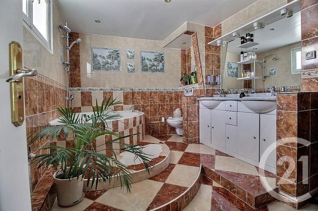 maison à vendre - 9 pièces - 247.83 m2 - AULNAY SOUS BOIS - 93 - ILE-DE-FRANCE - Century 21 Dossimmo