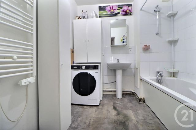 Afficher la photo en grand Appartement F3 à vendre - 3 pièces - 58.0 m2 - AULNAY SOUS BOIS - 93 - ILE-DE-FRANCE - Century 21 Dossimmo