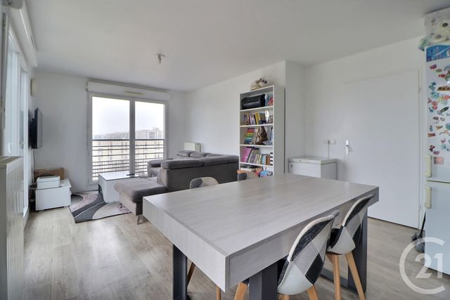 Afficher la photo en grand Appartement F3 à vendre - 3 pièces - 58.0 m2 - AULNAY SOUS BOIS - 93 - ILE-DE-FRANCE - Century 21 Dossimmo