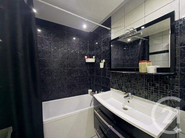 Appartement Duplex à vendre - 4 pièces - 88.0 m2 - AULNAY SOUS BOIS - 93 - ILE-DE-FRANCE - Century 21 Dossimmo