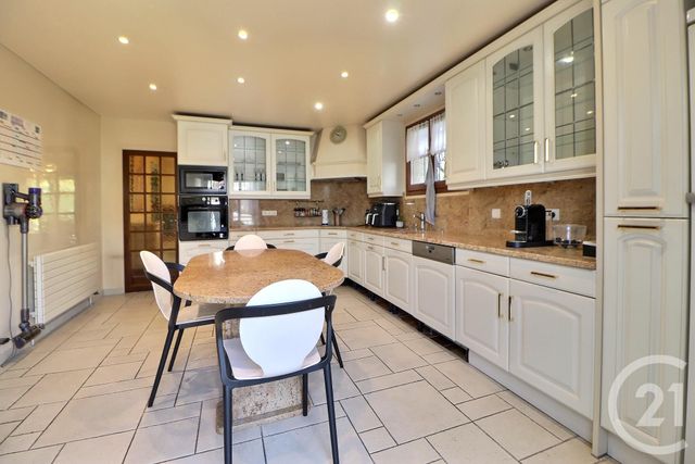 maison à vendre - 8 pièces - 241.52 m2 - AULNAY SOUS BOIS - 93 - ILE-DE-FRANCE - Century 21 Dossimmo