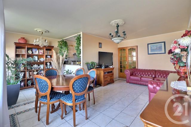 Appartement F4 à vendre - 4 pièces - 84.08 m2 - BAGNOLET - 93 - ILE-DE-FRANCE - Century 21 Dossimmo