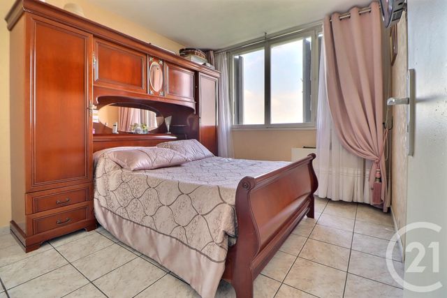 Appartement F4 à vendre - 4 pièces - 84.08 m2 - BAGNOLET - 93 - ILE-DE-FRANCE - Century 21 Dossimmo