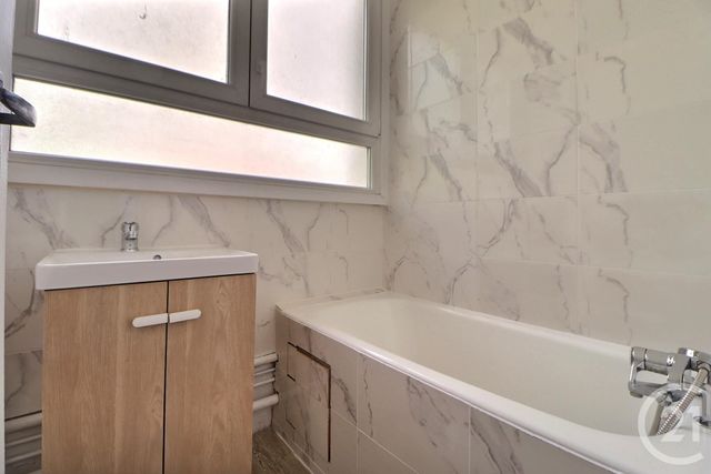 Appartement F3 à vendre - 3 pièces - 55.45 m2 - LE BOURGET - 93 - ILE-DE-FRANCE - Century 21 Dossimmo