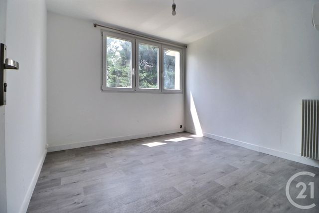 Appartement F3 à vendre - 3 pièces - 55.45 m2 - LE BOURGET - 93 - ILE-DE-FRANCE - Century 21 Dossimmo