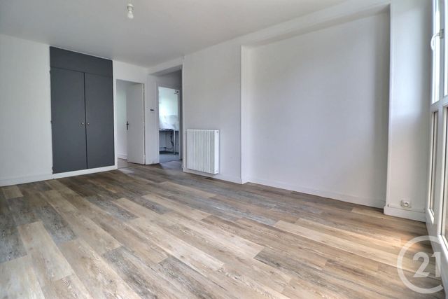 Appartement F3 à vendre - 3 pièces - 55.45 m2 - LE BOURGET - 93 - ILE-DE-FRANCE - Century 21 Dossimmo