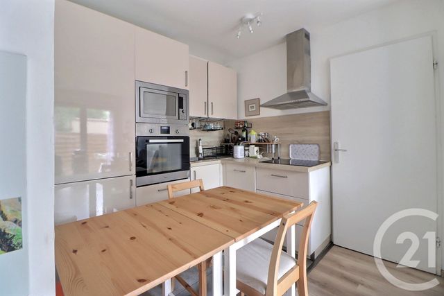 Appartement F2 à vendre - 2 pièces - 43.02 m2 - AULNAY SOUS BOIS - 93 - ILE-DE-FRANCE - Century 21 Dossimmo