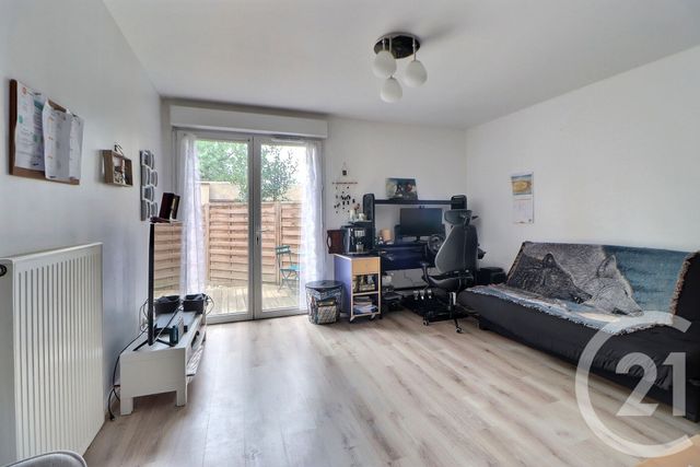 Appartement F2 à vendre - 2 pièces - 43.02 m2 - AULNAY SOUS BOIS - 93 - ILE-DE-FRANCE - Century 21 Dossimmo