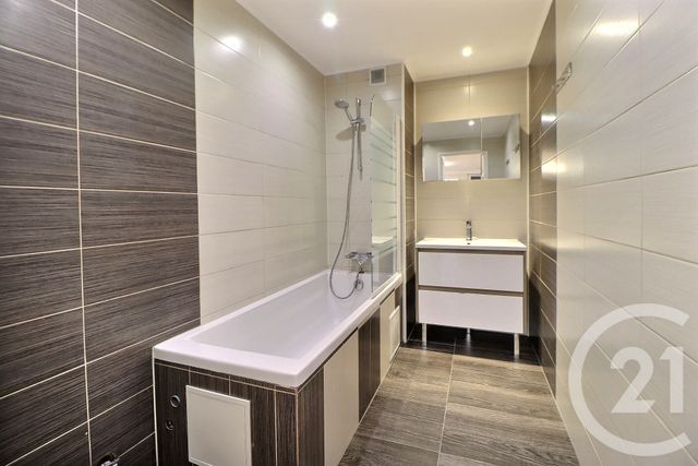 Appartement F3 à vendre - 3 pièces - 71.27 m2 - AULNAY SOUS BOIS - 93 - ILE-DE-FRANCE - Century 21 Dossimmo