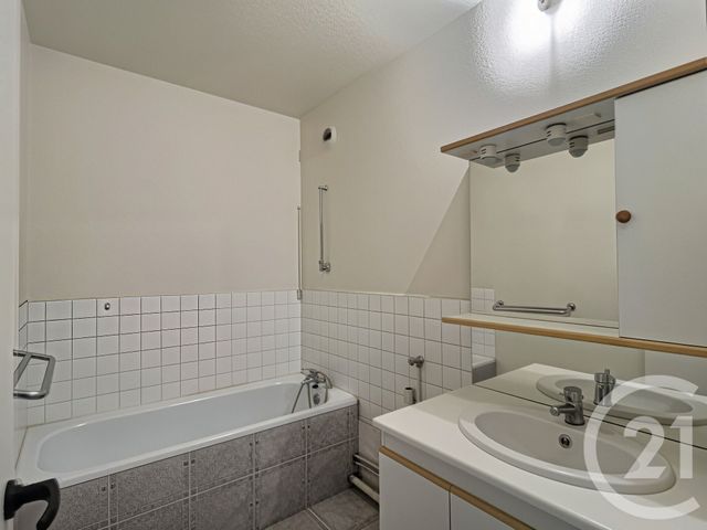 Appartement F4 à vendre - 4 pièces - 67.52 m2 - AULNAY SOUS BOIS - 93 - ILE-DE-FRANCE - Century 21 Dossimmo