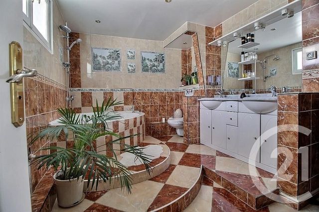 maison à vendre - 9 pièces - 247.83 m2 - AULNAY SOUS BOIS - 93 - ILE-DE-FRANCE - Century 21 Dossimmo