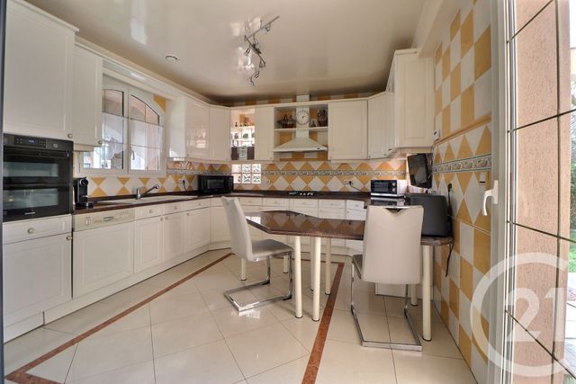 maison à vendre - 5 pièces - 208.05 m2 - AULNAY SOUS BOIS - 93 - ILE-DE-FRANCE - Century 21 Dossimmo