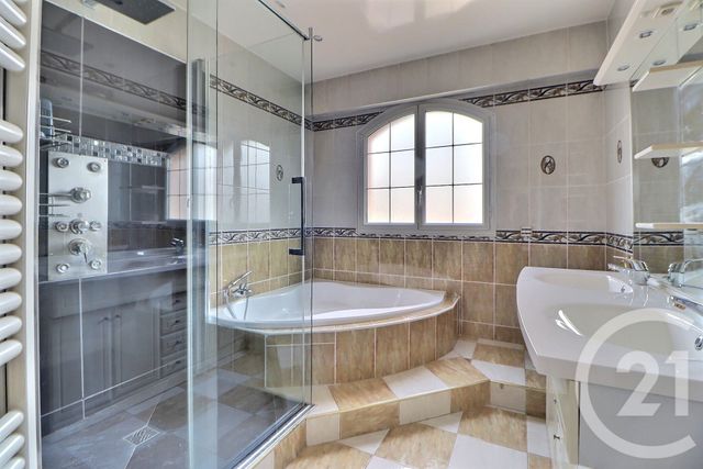 maison à vendre - 5 pièces - 208.05 m2 - AULNAY SOUS BOIS - 93 - ILE-DE-FRANCE - Century 21 Dossimmo