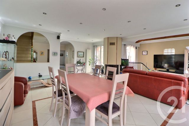 maison à vendre - 5 pièces - 208.05 m2 - AULNAY SOUS BOIS - 93 - ILE-DE-FRANCE - Century 21 Dossimmo