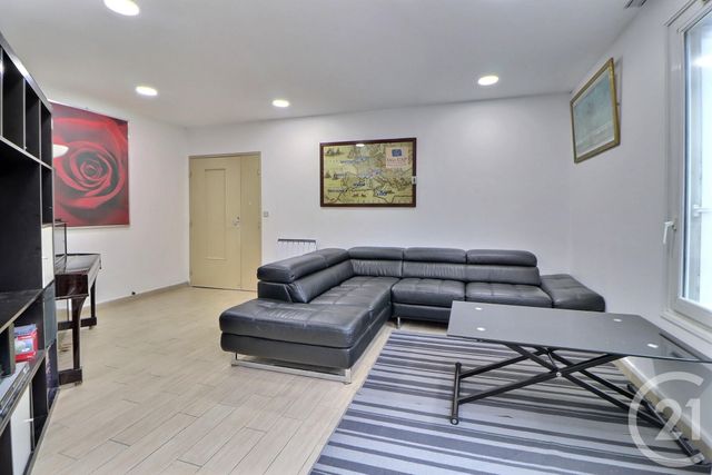 Appartement F3 à vendre - 3 pièces - 65.24 m2 - PARIS - 75010 - ILE-DE-FRANCE - Century 21 Dossimmo